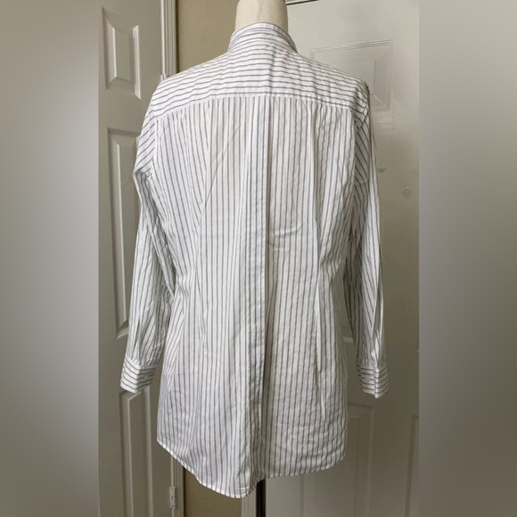 Chicos Womens Button Up Shirt Size 2 Large White Gray Striped Long Sleeve Top - Picture 2 of 5
